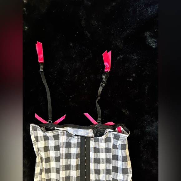 Intimates Black & White Checkered Corset with Pink Ribbon Details - Size 36B - Picture 9 of 9